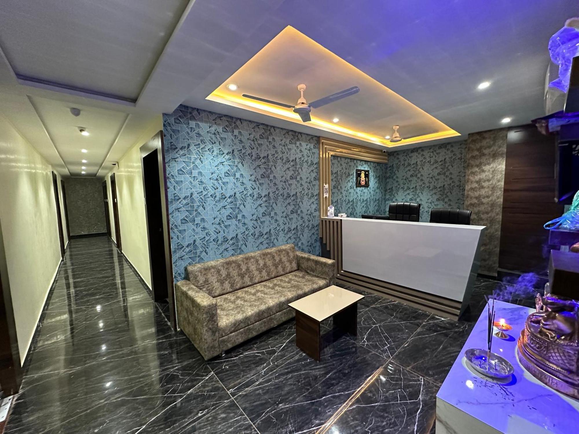 ואדודרה Hotel Golden View מראה חיצוני תמונה